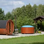Caloroczny Sosenka 1-5 Z 2 Sypialniami, Aneksem, Lazienka I Salon Ferienhaus Milicz