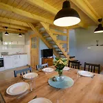 Hébergement de vacances Caloroczny Sosenka 1-5 Z 2 Sypialniami, Aneksem, Lazienka I Salon *