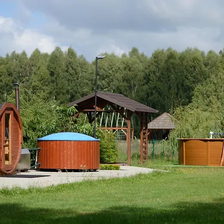 Ferienhaus Caloroczny Sosenka 1-5 Z 2 Sypialniami, Aneksem, Lazienka I Salon