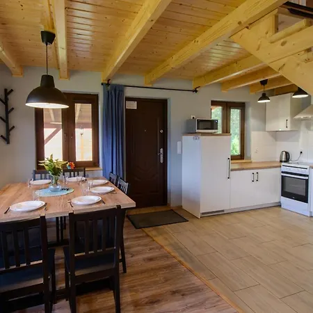 Caloroczny Sosenka 1-5 Z 2 Sypialniami, Aneksem, Lazienka I Salon