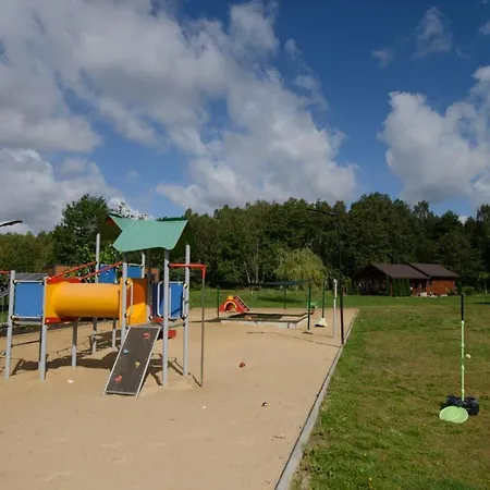 Caloroczny Sosenka 1-5 Z 2 Sypialniami, Aneksem, Lazienka I Salon بيت للعطل