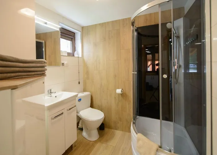 Caloroczny Sosenka 1-5 Z 2 Sypialniami, Aneksem, Lazienka I Salon Prázdninový dům