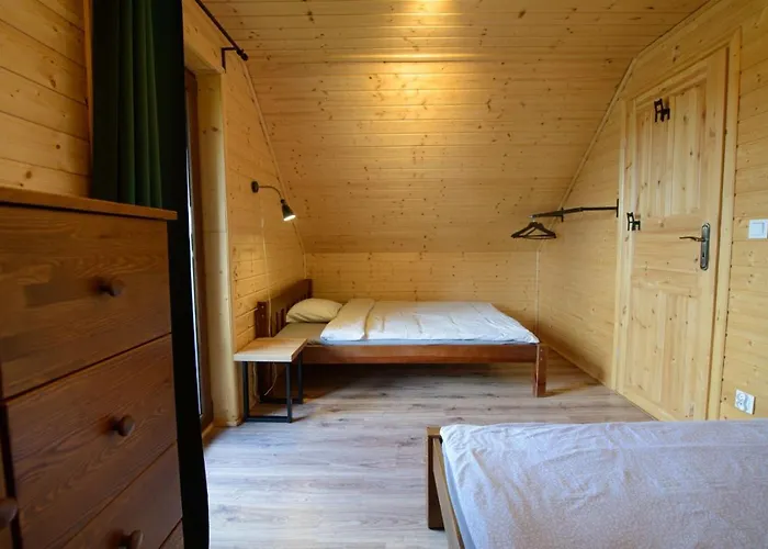 Caloroczny Sosenka 1-5 Z 2 Sypialniami, Aneksem, Lazienka I Salon Milicz