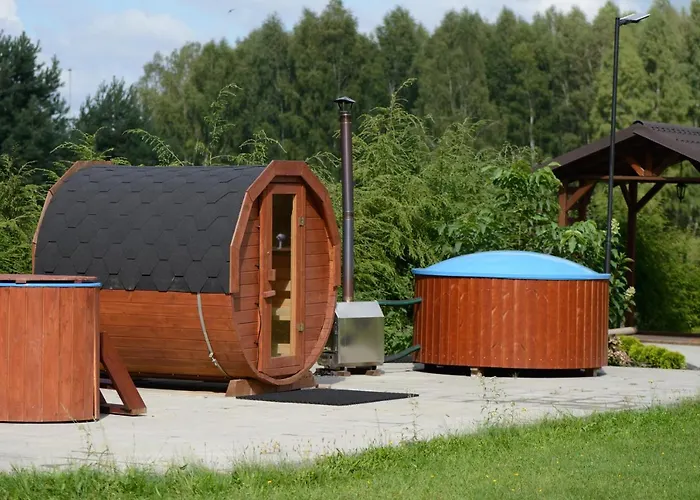 Caloroczny Sosenka 1-5 Z 2 Sypialniami, Aneksem, Lazienka I Salon Milicz